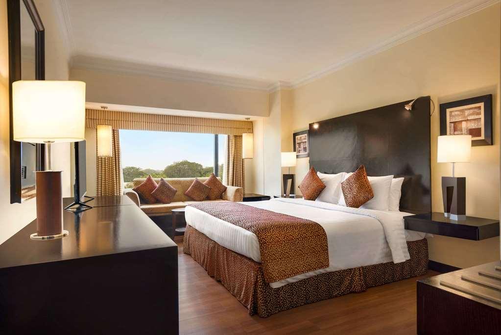Ramada Plaza By Wyndham Karachi Airport Hotel Habitación foto A room at the Taj Bengal